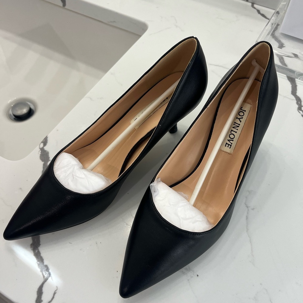Pointed toe heels